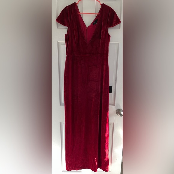 NWT Lulus Feeling Flawless Wine Red Velvet V-Neck Maxi Dress - Picture 3 of 7